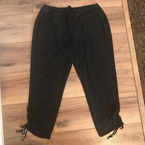 Athletic crop pants w/cinch waist and legs